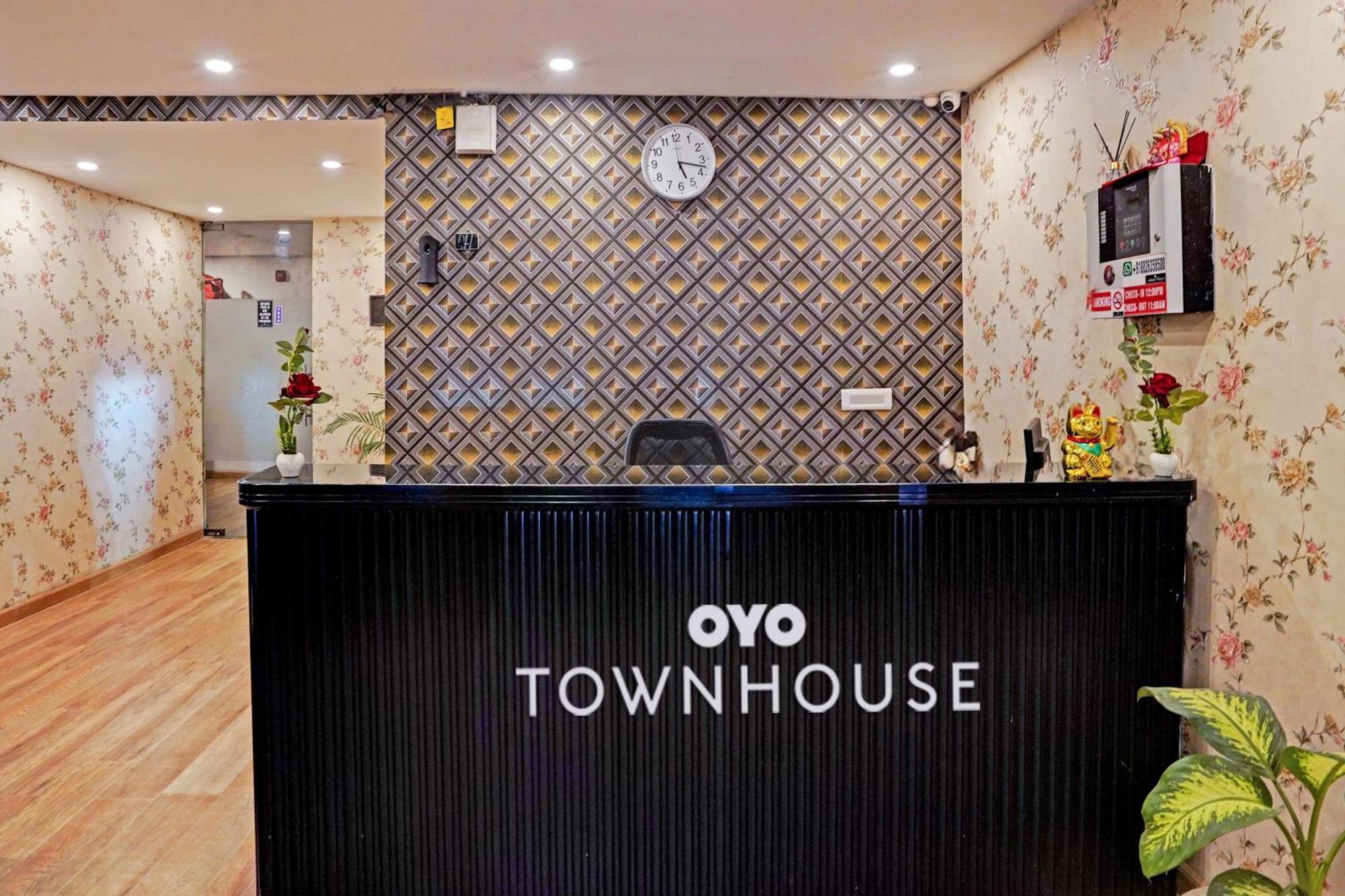 Townhouse Pantao Stays Gurgaon Esterno foto