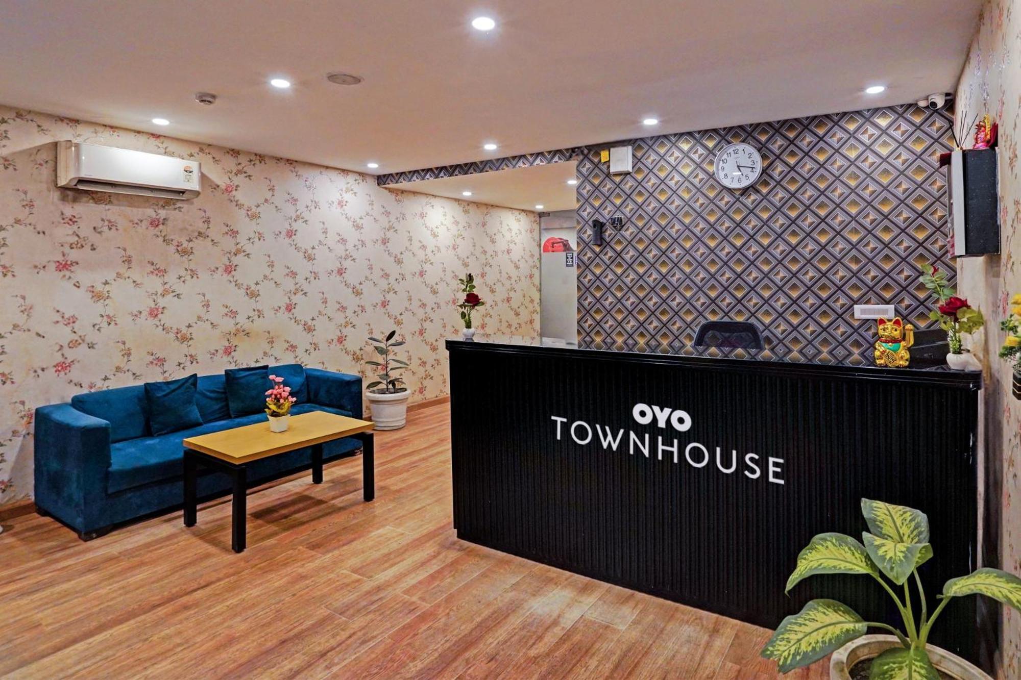 Townhouse Pantao Stays Gurgaon Esterno foto